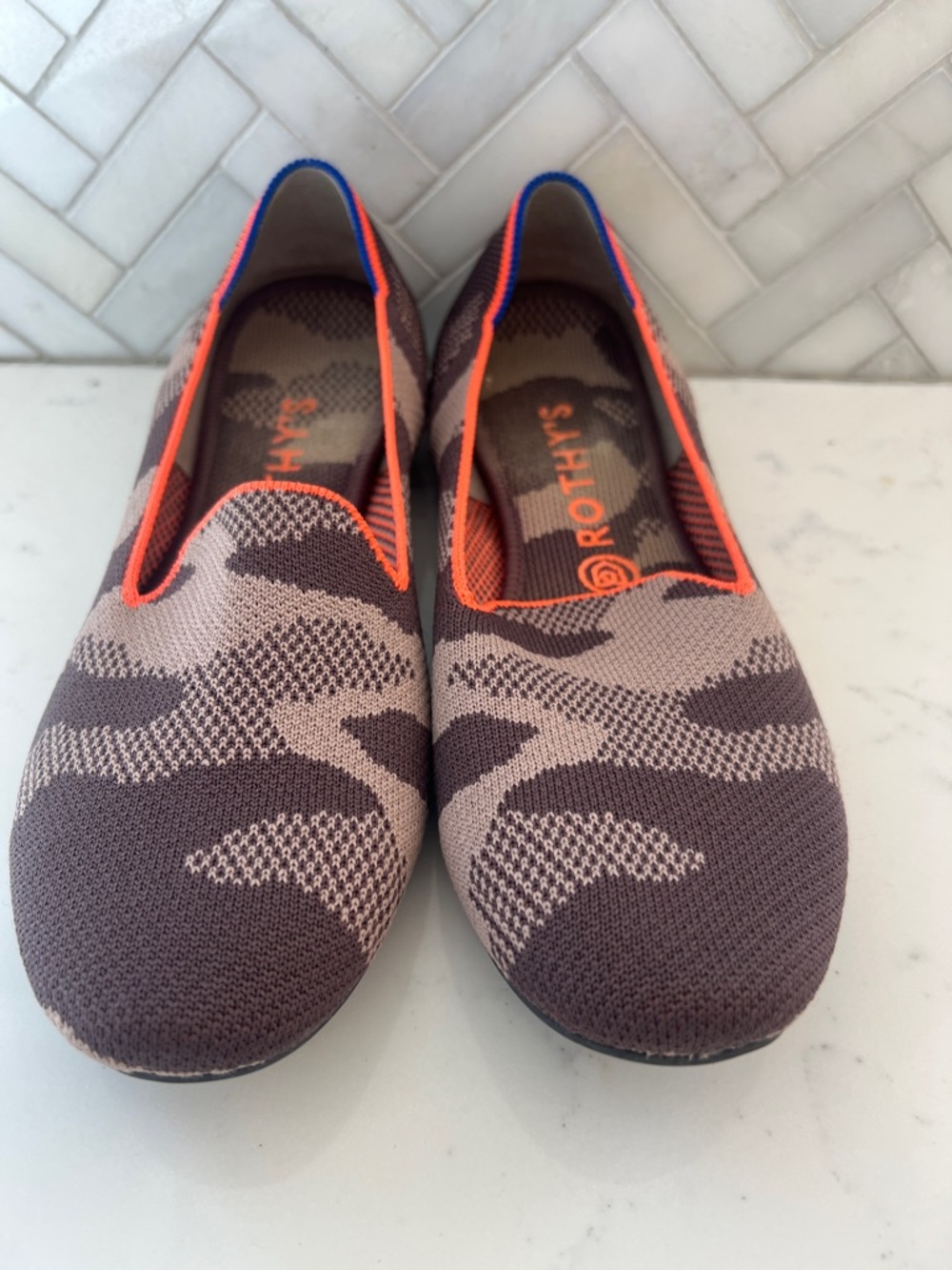 Rothy's Knit Slip-On Flats Mink Camo with Orange Trim Loafers size 8.5 EUC
